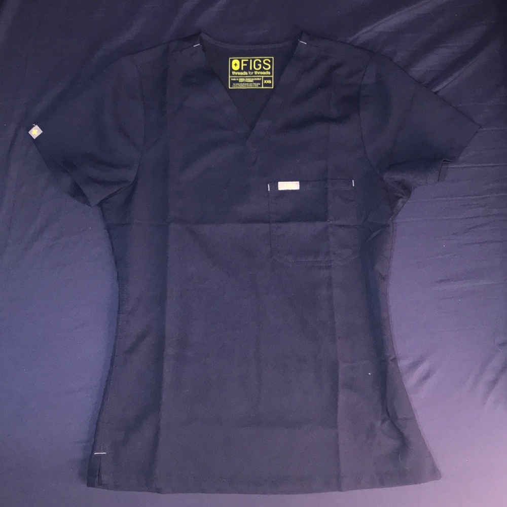 Figs Cabral one pocket scrub top